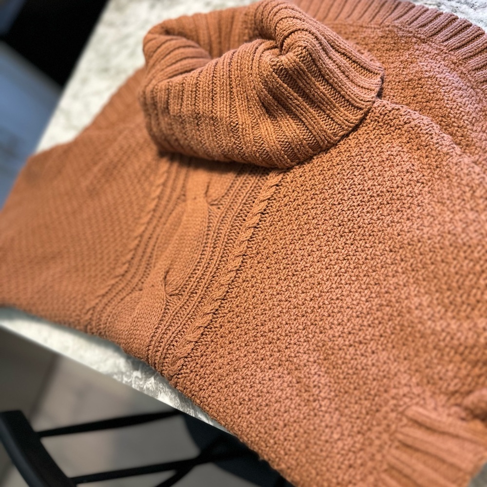 Express Sweater - Picture 2 of 2